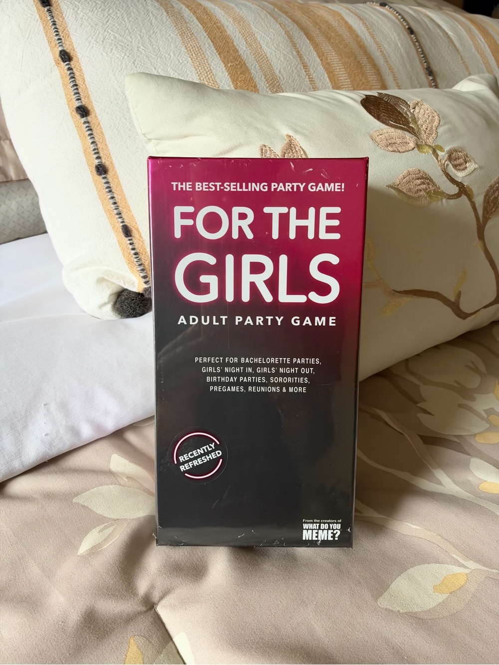 NEW SEALED For The Girls Adult Party Game What Do You Meme 400 Cards